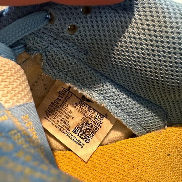 baby blue Nike dunks. Size women’s 8. - Picture 4 of 5